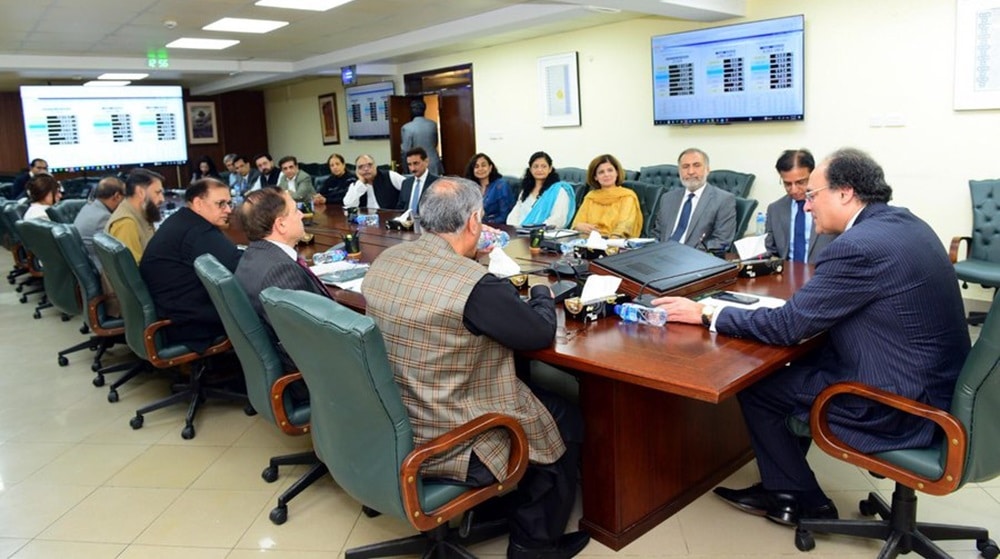 Finance Minister Praises FBR for Achieving Tax Collection Target for FY24