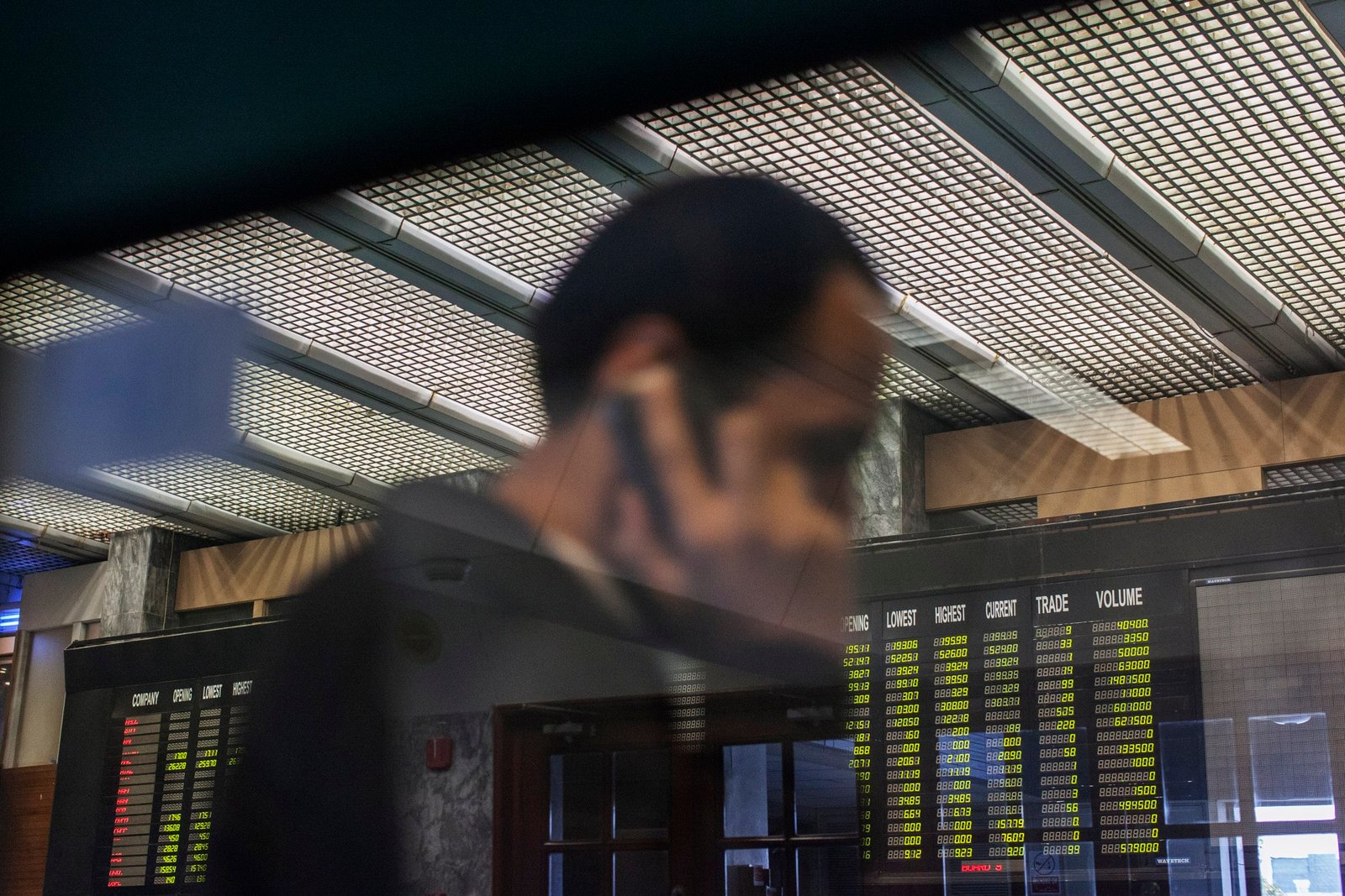 PSO, OGDC and Lucky Cement Dominate Mutual Fund Portfolios