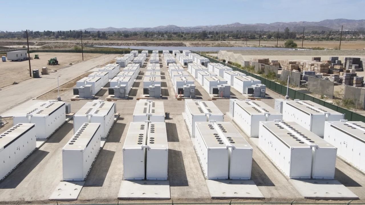 Govt Plans Large-Scale Battery Storage and Clean Energy to Stabilize Grid