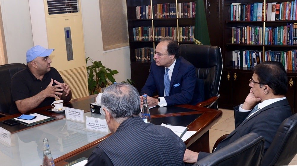 Finance Minister Assures to Resolve Issues Faced by Traders