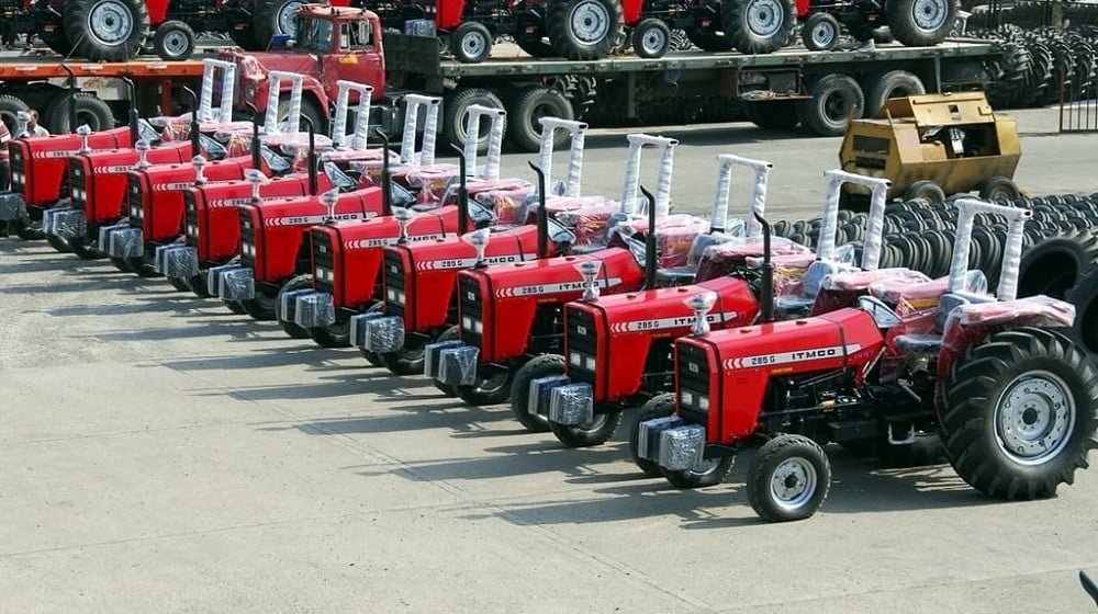 Nearly 5 Lac Families at Risk as Tractor Industry Faces Shutdown