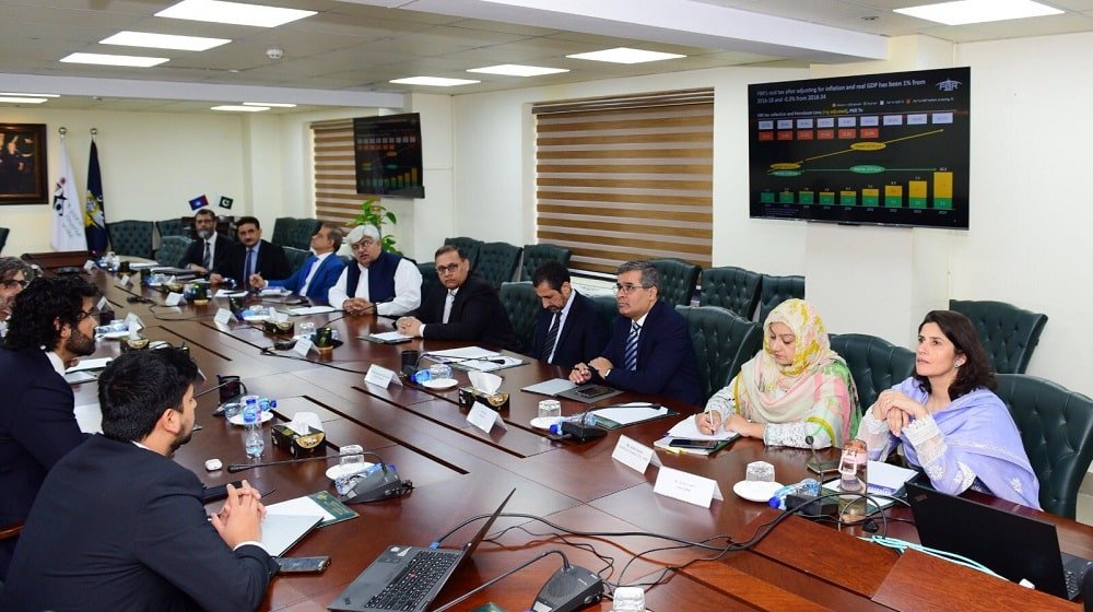 WB Country Director Meets FBR Chairman, Discusses Transformation Plan
