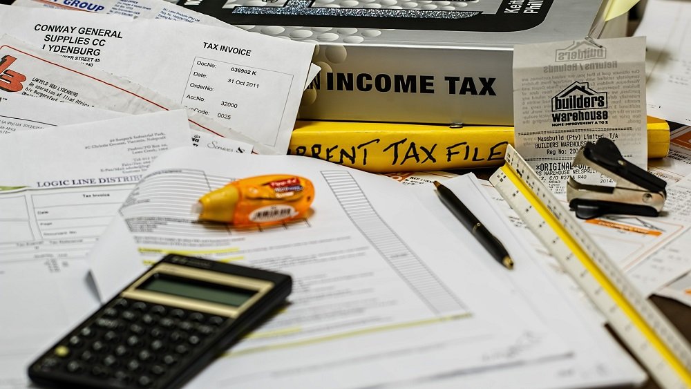Year-End Tax Filing Checklist: Navigating Corporate and Individual Return Requirements in Pakistan
