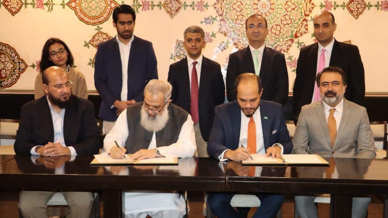 LUMS and HBL Join Hands to Develop Commercial Financing Schemes for Accelerating Electric Mobility in Pakistan