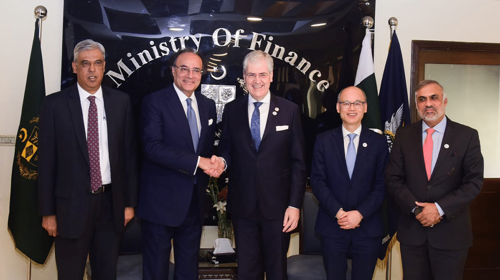 Finance Minister, IASB Vow to Improve Reporting Standards in Pakistan