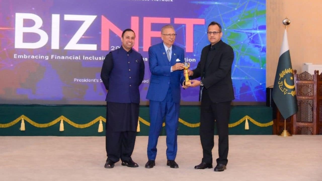 TECNO Mobile Receives Prestigious Award from the President of Pakistan for Technology Transformation and Financial Inclusion of Women