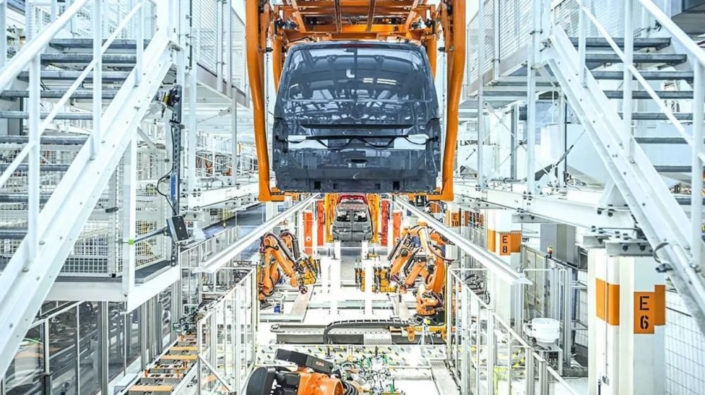 Large-Scale Manufacturing Grows by 9% in July 2025