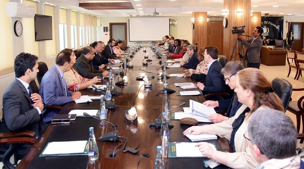 Aurangzeb Highlights Govt’s Focus on Fiscal Discipline in Meeting with World Bank Delegation 