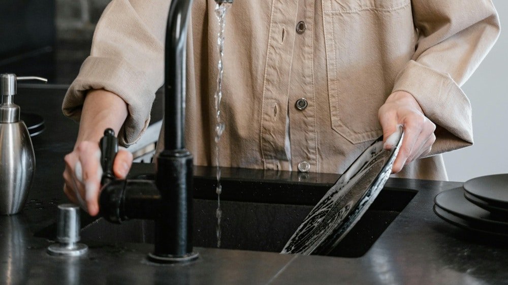 Govt Lowers Minimum Age Limit for Women Domestic Workers Seeking Employment Abroad