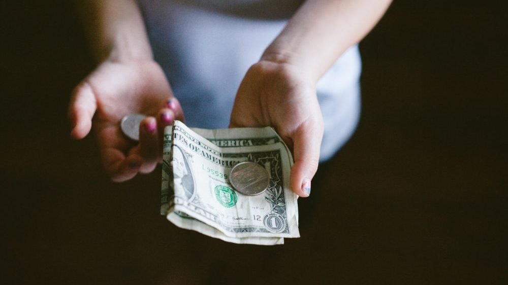 FIA Seizes US Dollars in Crackdown on Illegal Currency Trade