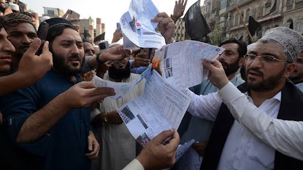 Govt Considering Further Cut in PSDP to Lower Electricity Prices