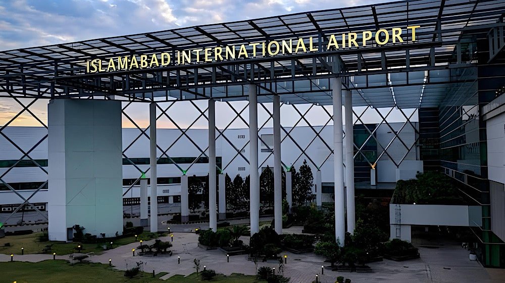 Chinese Passenger Accuses Customs Officer of Extortion At Islamabad Airport