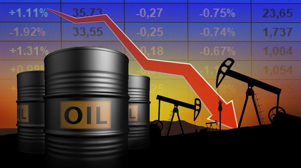 International Oil Prices Drop to 3.5-Year Low