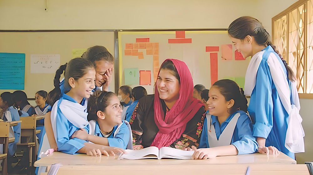 Sindh to Hire 4,400 Staff Members in Schools