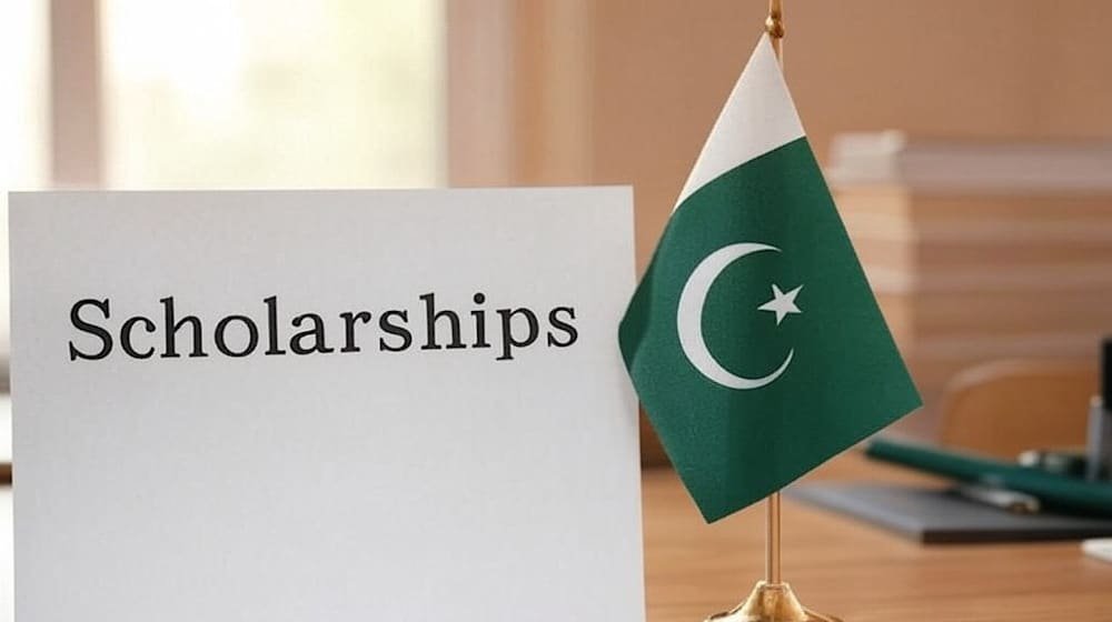 Pakistan to Give 3,000 Scholarships to Afghan Students