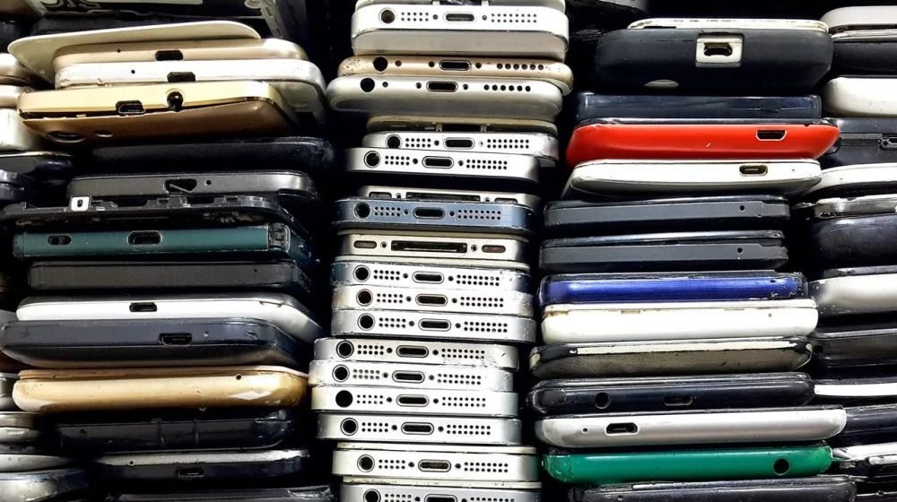 Pakistan Imported Mobile Phones Worth Rs. 18 Billion in First Month of FY25